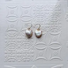 【天然石】淡水パールのハートピアス／ゴールド 揺れる 大人可愛い 華奢