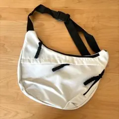 ショルダーバッグ カジュアル 無地 シンプル 軽量 通学 通勤 斜めがけ