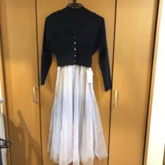 SWINGLE ブラックVネックカーディガンとホワイトスカートセット