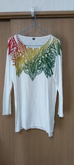 チャイハネ　グラデーション柄 長袖Tシャツのサムネイル