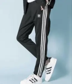 adidas Originals トラックパンツ　ブラック