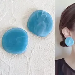 マーブルビーズ ブルー♡ハンドメイド ピアス イヤリング 大ぶり 水色