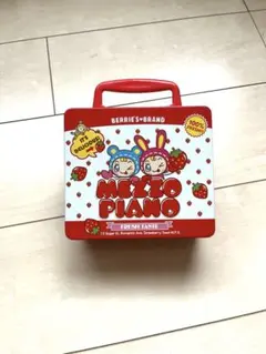 【美品】MEZZO PIANO メゾピアノ ストロベリー柄 缶ケースのサムネイル
