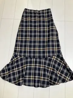 ネイビー・ベージュ チェック フレアスカート