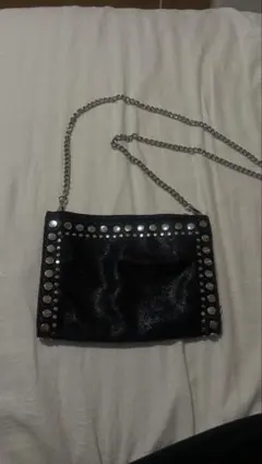 ZARA スタッズ付き黒ショルダーバッグ