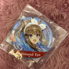 アーモンドアイ　缶バッジ　新千歳空港　トラベルポップアップストア