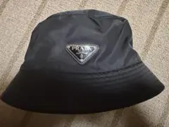 PRADA バケットハット Mサイズ ブラックのサムネイル