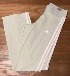 新品　adidas ジャージ パンツ IY4191 Lサイズのサムネイル