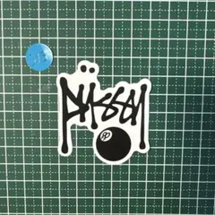 ユニークな白黒ステッカー