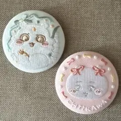 ちいかわ 刺繍缶バッジビスケット２　 あのこ ちいかわ 各1個計２個