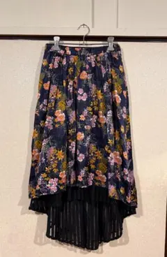 NINE ナイン　花柄 フィッシュテール フレアスカートのサムネイル