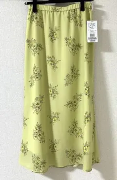 INDIVI 新品未使用 花柄 ロングスカート ライトイエロー38のサムネイル
