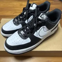 NIKE AIR FORCE 1 ブラック ホワイト スニーカー