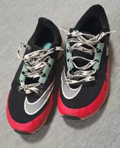 ライバルフライ スニーカー