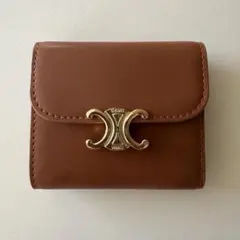 【即購入可】CELINE（セリーヌ）トリオンフ 三つ折り財布のサムネイル