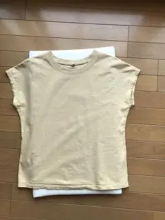 UNIQLO コットンリラックスフレンチスリーブT