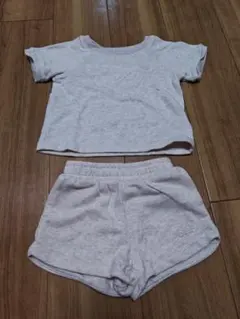 GAP Tシャツとショートパンツセット