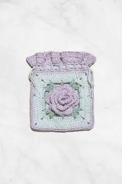 バラモチーフのかぎ針編み巾着袋　ハンドメイド　グラニースクエア　モチーフ