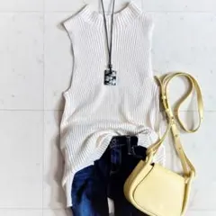 ハイネックニット