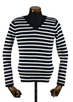 ボーダーVネックニット