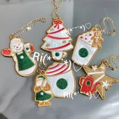 スタバ　ホリデー2025　チャーム　コンプリートセット　新品未使用　タグ付き