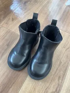 ベビーブーツ ブラック トレッドソール