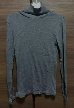 GU タートルネックリブニット　グレー