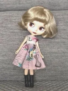 リカちゃんの服　ブライス　アイシードール アウトフィット　アンティーク柄ワンピのサムネイル