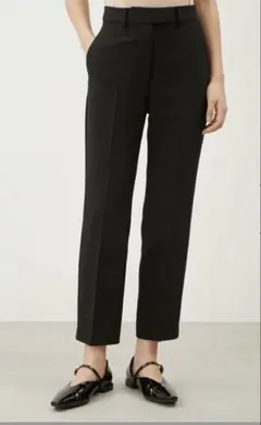 美品　Mila Owen 後ゴムセンタープレステーパードパンツ　サイズ0