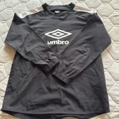 umbro 黒 長袖シャツ