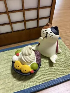 concombre コンコンブル 猫と甘味セット 置物のサムネイル
