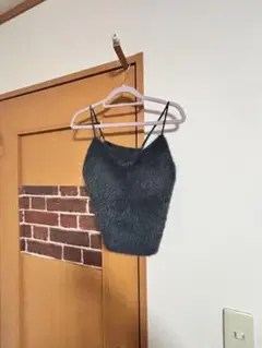 gu ジーユー ダークグレー ファー風キャミソール