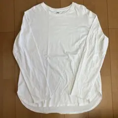 UNIQLO ホワイト 長袖 Tシャツ　ソフトコットンラウンドヘムT