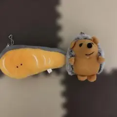 ハリネズミとシャケのキーホルダー