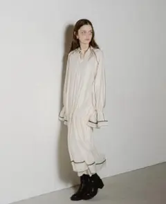 pinue バイカラーラインワンピース White