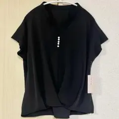 新品未使用タグ付き　stola. パールつきとろみシャツブラウス　ブラック　36