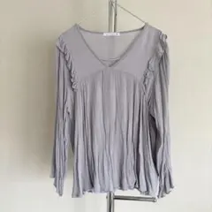 11／１５❣️E hyphen world gallery Ｖフリル長袖カットソー