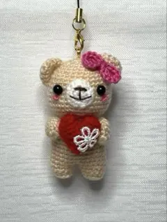 あみぐるみ　ハートくまさん