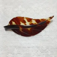 本鼈甲 葉っぱモチーフ ブローチのサムネイル