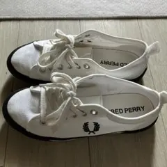 FRED PERRYホワイトキャンバススニーカーのサムネイル