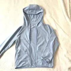 ユニクロ　エアリズムUVカットパーカー　120水色