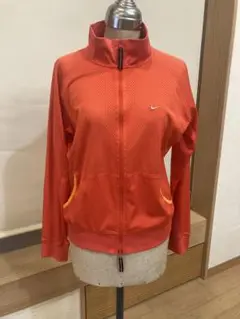 NIKE ウェアー　レディースL