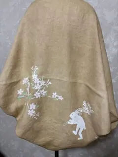 572.うさぎのマーガレット、リネン　柿渋染め　桜とうさぎの型染め　ひざ掛け