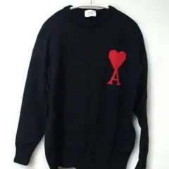 黒のハート刺繍ニットセーター