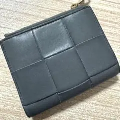 ボッテガヴェネタ 二つ折り財布 カセット マキシイントレ レザー グレー