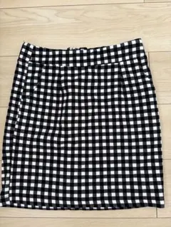 黒と白のチェック柄タイトスカート INGNI