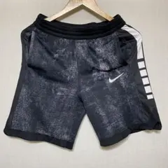 ナイキ短パン　　L