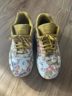 Item thumbnail for item cd04e300-cf1e-41ff-8ab4-18e0640e8e38