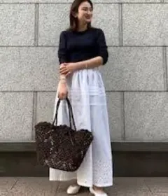 【新品タグ付き】タイルエンブロイダリースカートのサムネイル