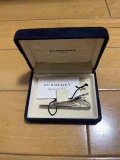 ネクタイピン　バーバリー